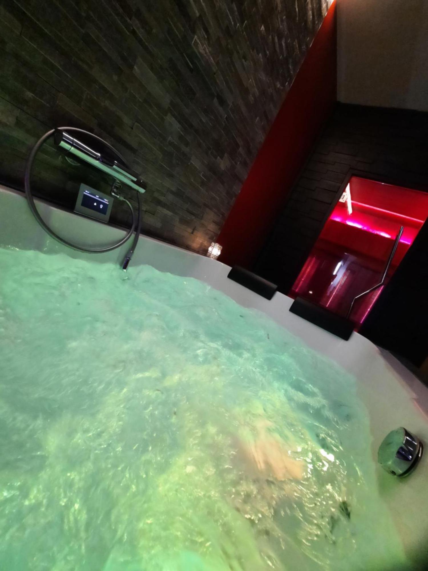 Nuits Blanches Hotel Liege Bagian luar foto